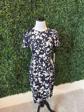NWT Calvin Klein short sleeve navy/ white Floral Sheath Dress